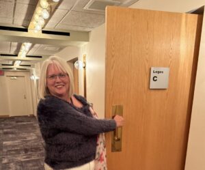 Entering Loge C