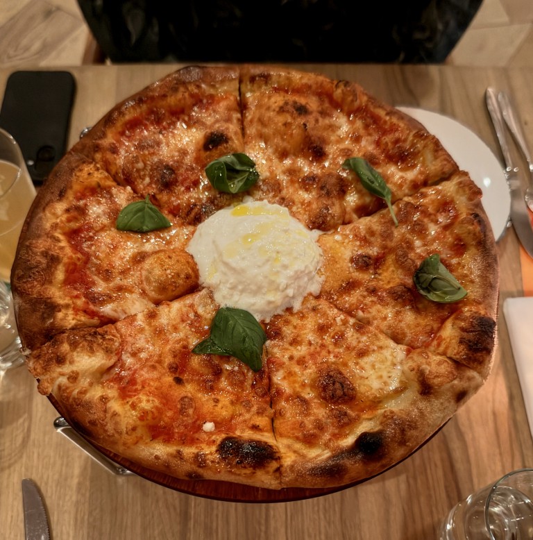 Tomato pizza