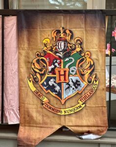 crested flag